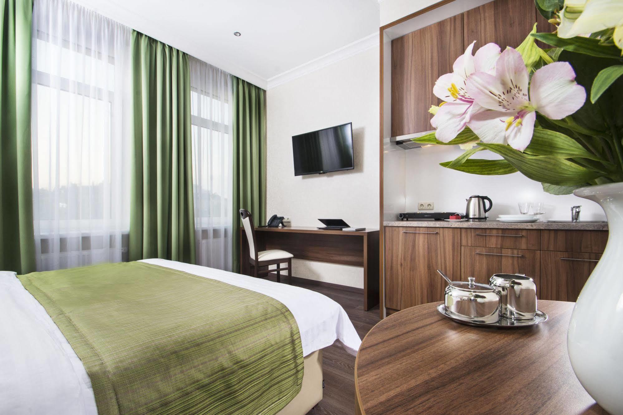 Bonapart Hotel By Uhm Kyiv Exterior photo